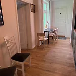 View In Center Of - 3 Bedrooms Bergen