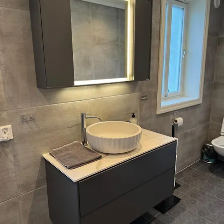 View In Center Of - 3 Bedrooms 베르겐